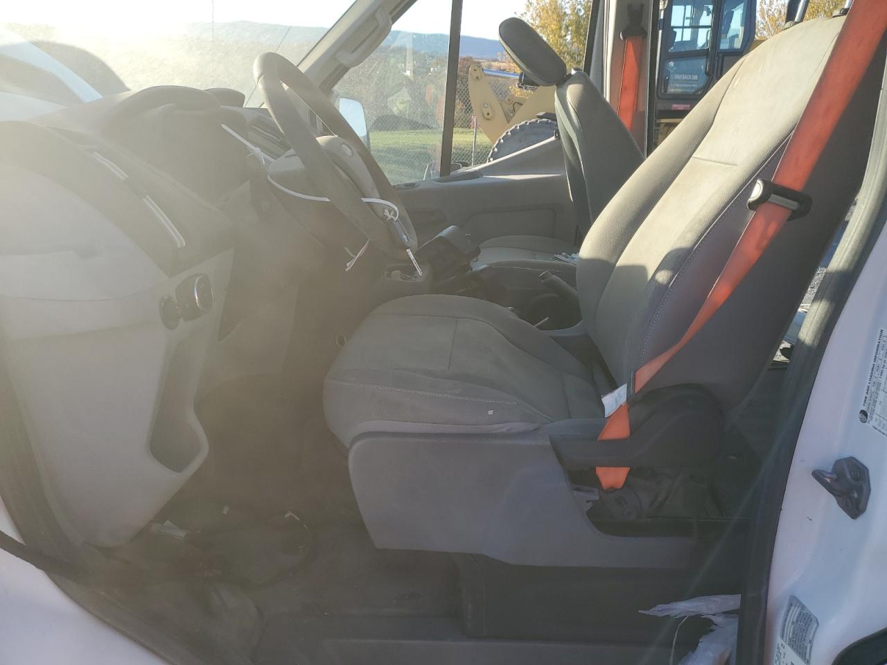 2019 Ford Transit Delivery Van VIN: 1FTYE2CM4KKB35553 Lot: 90327205