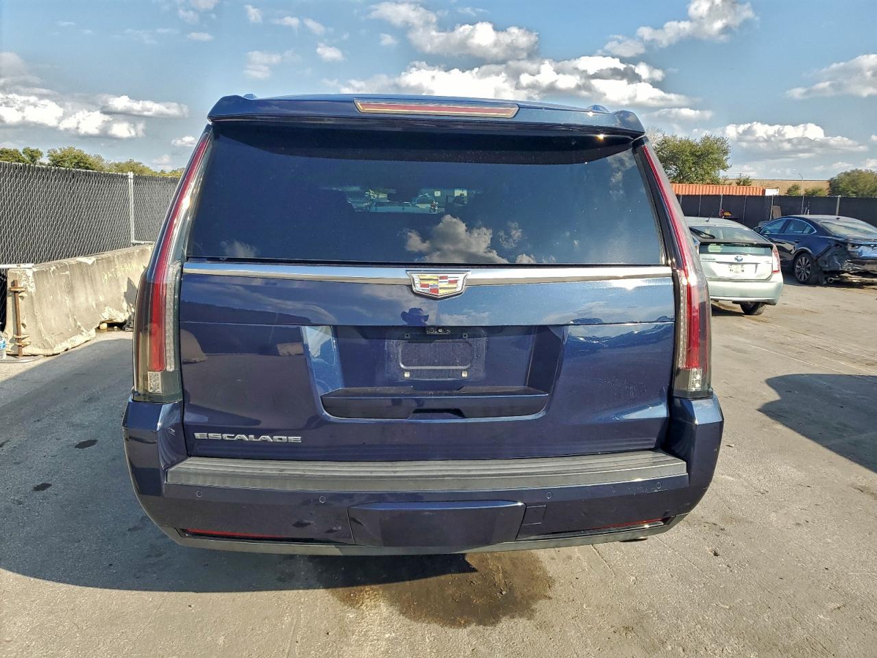 2018 Cadillac Escalade Esv Premium Luxury VIN: 1GYS3JKJXJR194006 Lot: 94444545