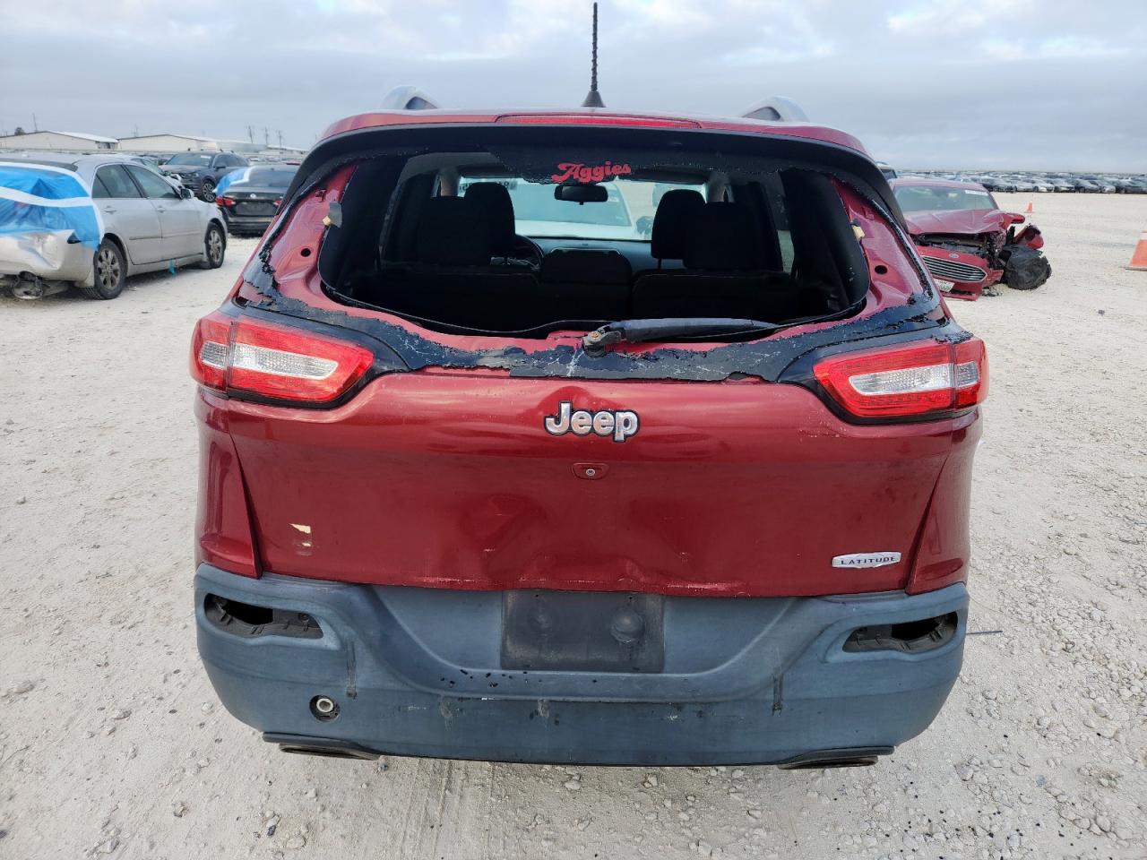 2017 Jeep Cherokee Latitude VIN: 1C4PJLCS9HW592369 Lot: 91943025