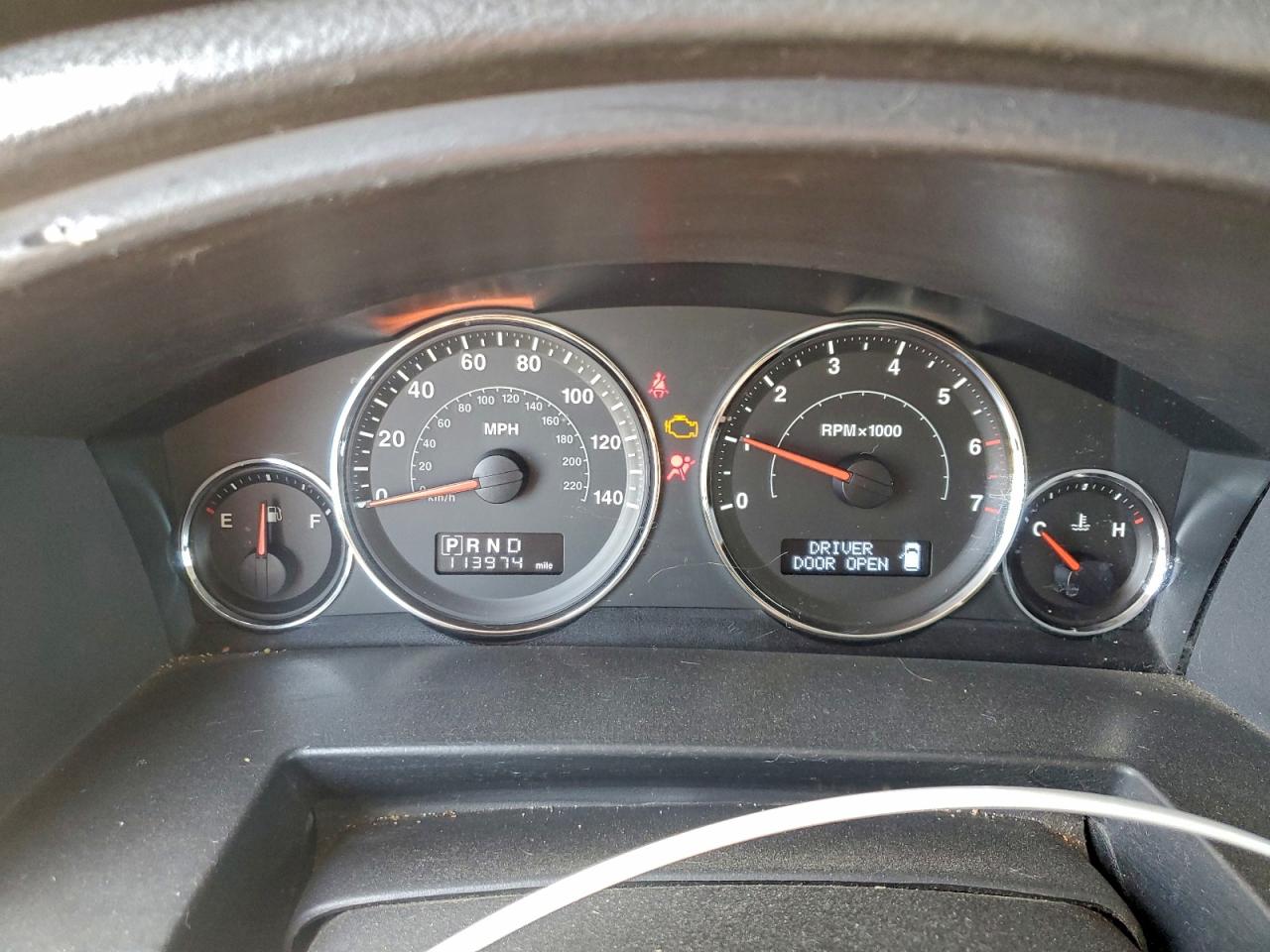 2008 Jeep Commander Sport VIN: 1J8HH48K48C240115 Lot: 94180245