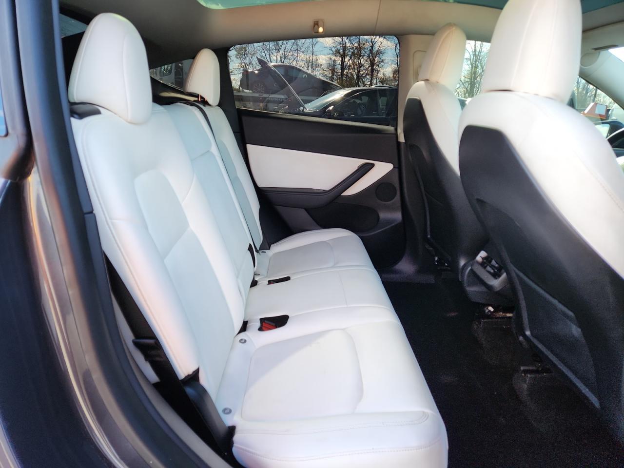 2021 Tesla Model Y VIN: 5YJYGDEE1MF151589 Lot: 92907095