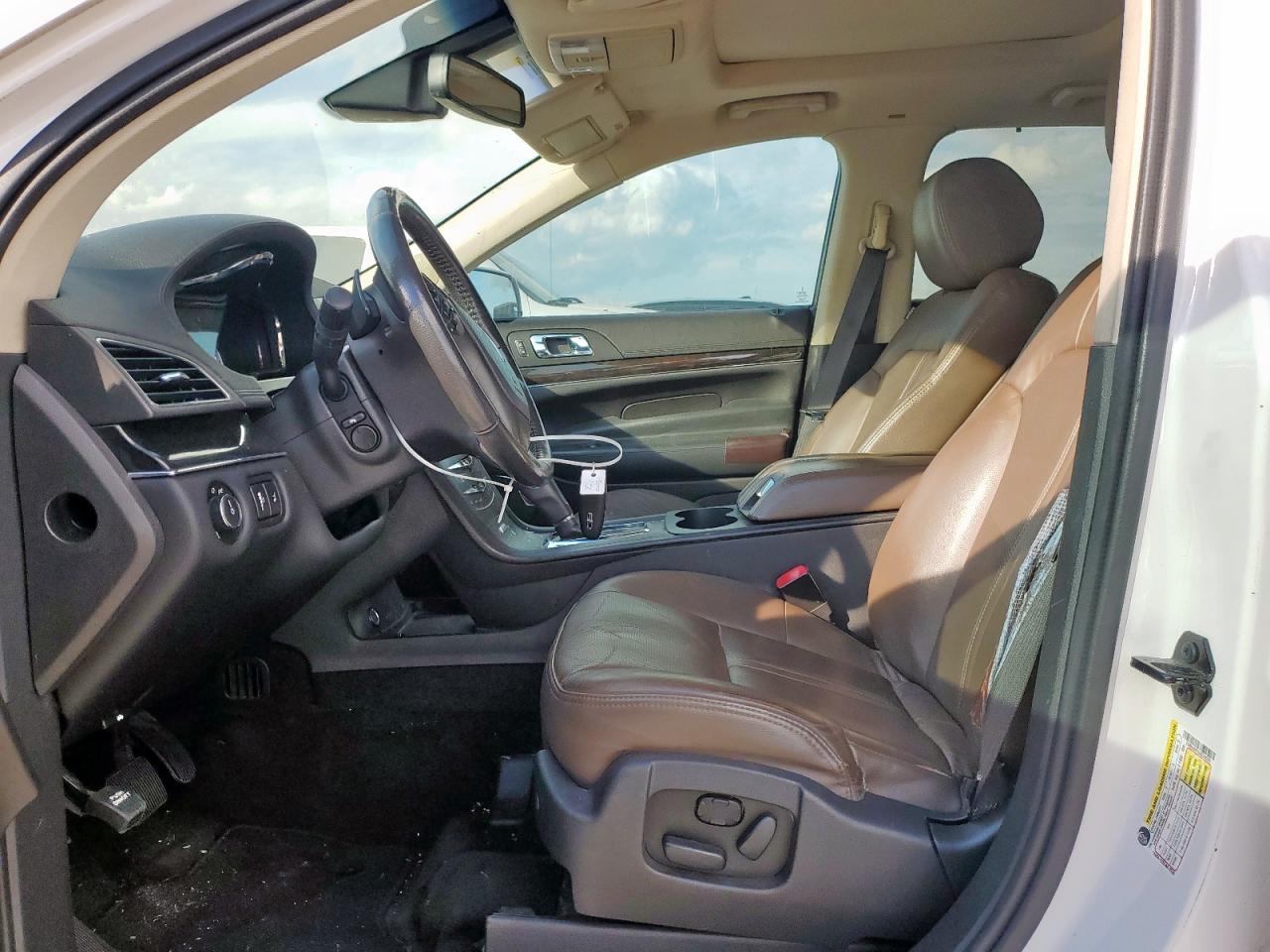 2013 Lincoln Mkt VIN: 2LMHJ5AT1DBL50361 Lot: 93518255