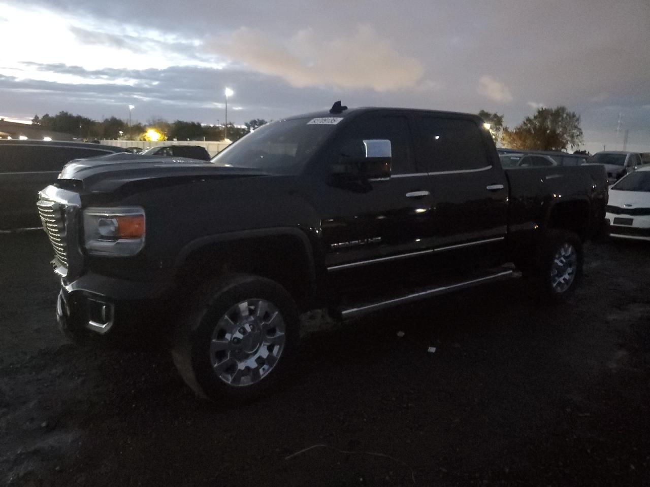 2016 GMC Sierra K2500 Denali VIN: 1GT12UE89GF258139 Lot: 93709135