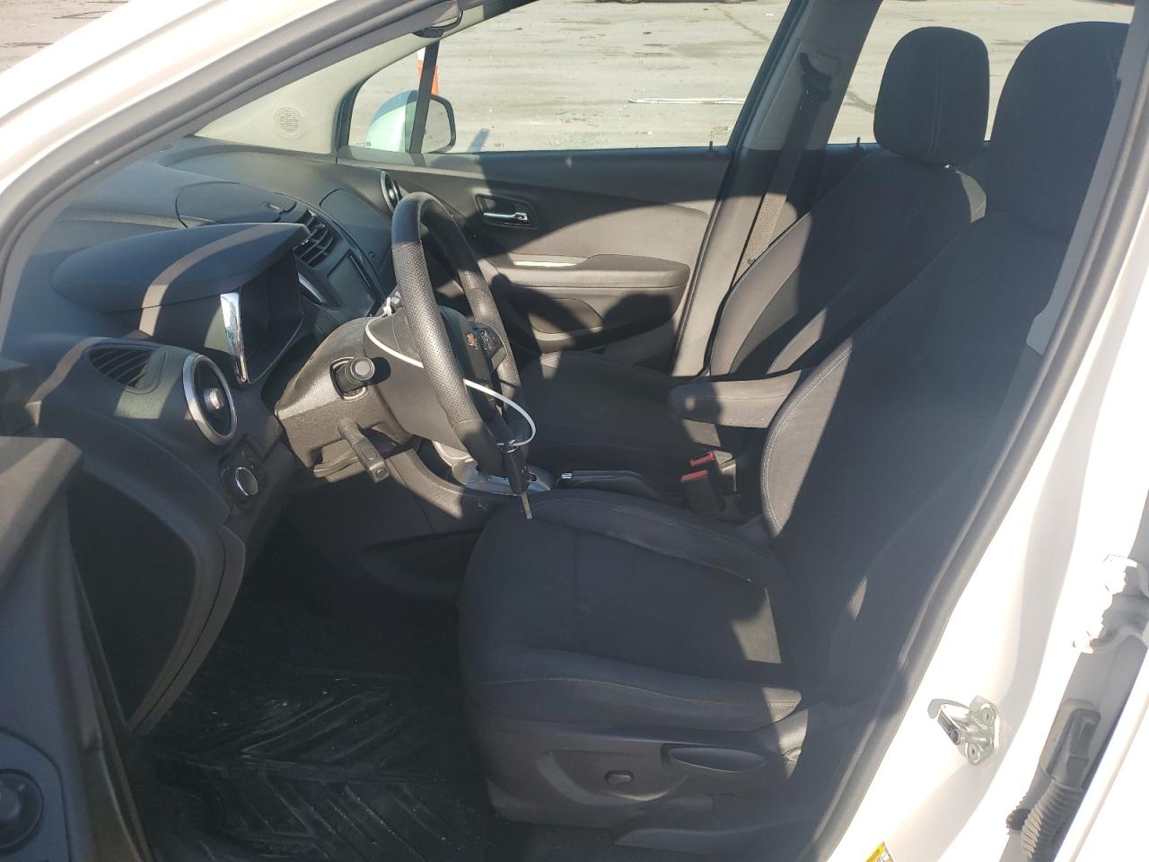 2016 Chevrolet Trax Ls VIN: 3GNCJNSB0GL231653 Lot: 92649485