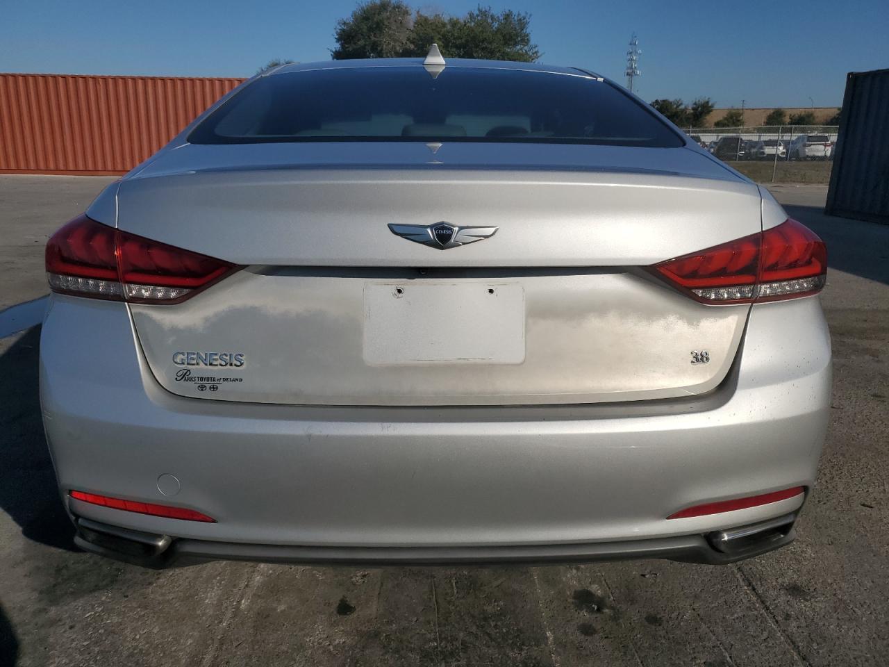 2015 Hyundai Genesis 3.8L VIN: KMHGN4JE4FU050172 Lot: 93555515