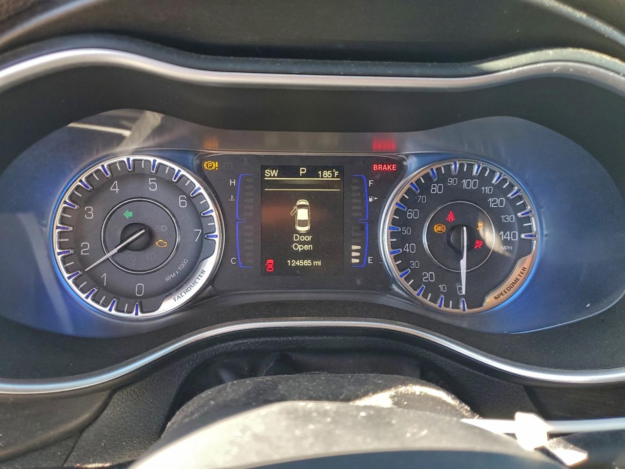 2015 Chrysler 200 Limited VIN: 1C3CCCAB0FN663624 Lot: 93716225