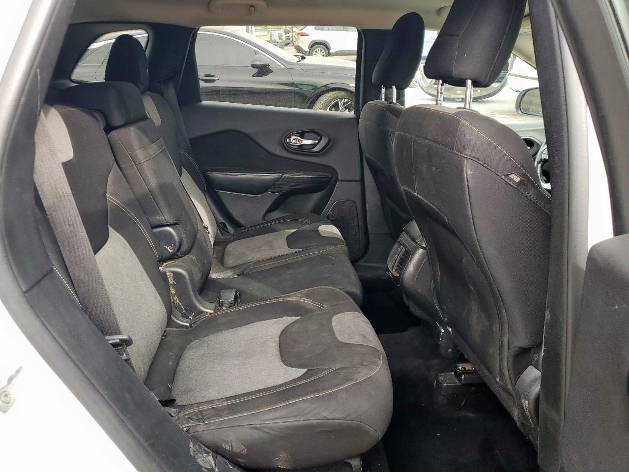 2014 Jeep Cherokee Latitude VIN: 1C4PJLCS4EW116817 Lot: 92706495