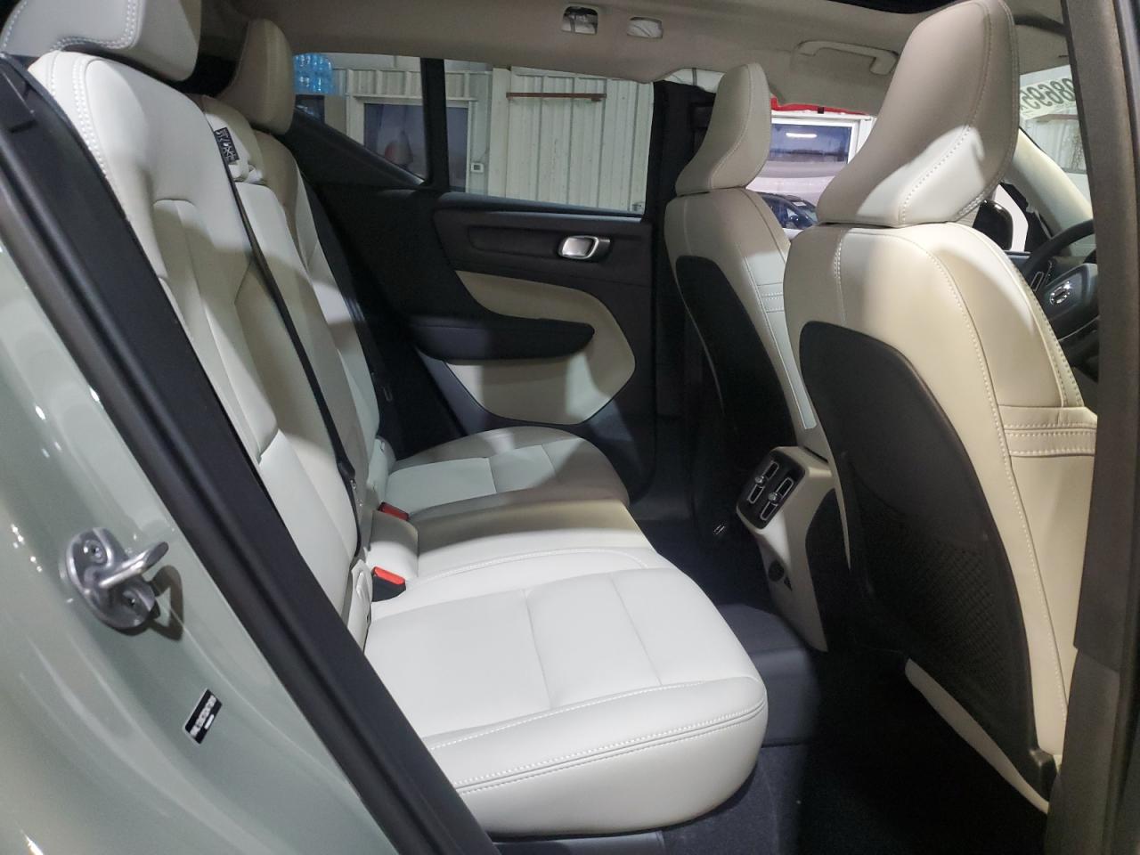 2025 Volvo Xc40 Plus VIN: YV4L12UC7S2471819 Lot: 90098695