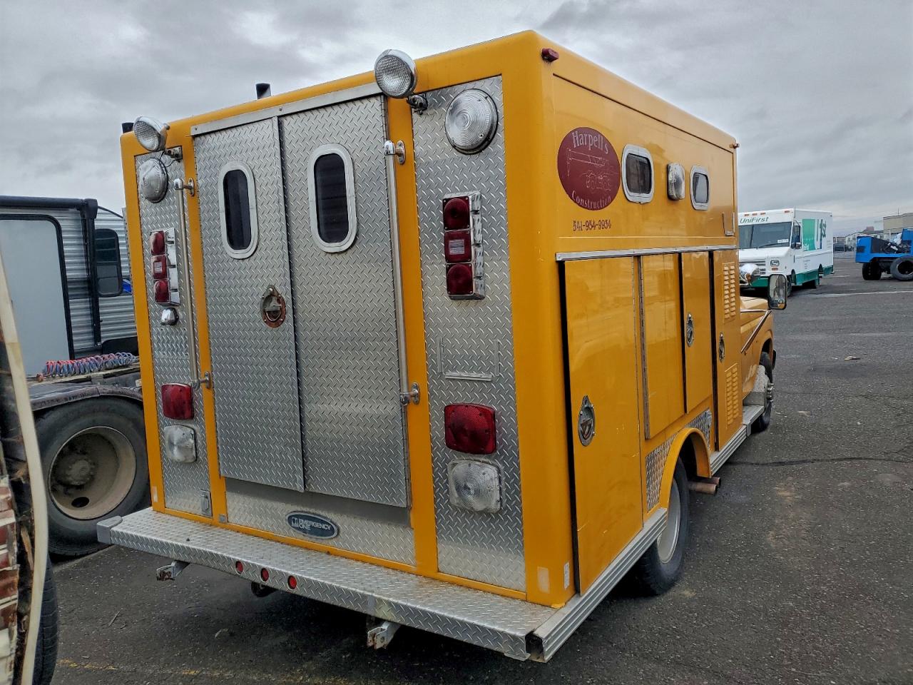 1986 Ford F-350 Cab & Chassis VIN: 1FDKF37L6GNA10369 Lot: 93813915