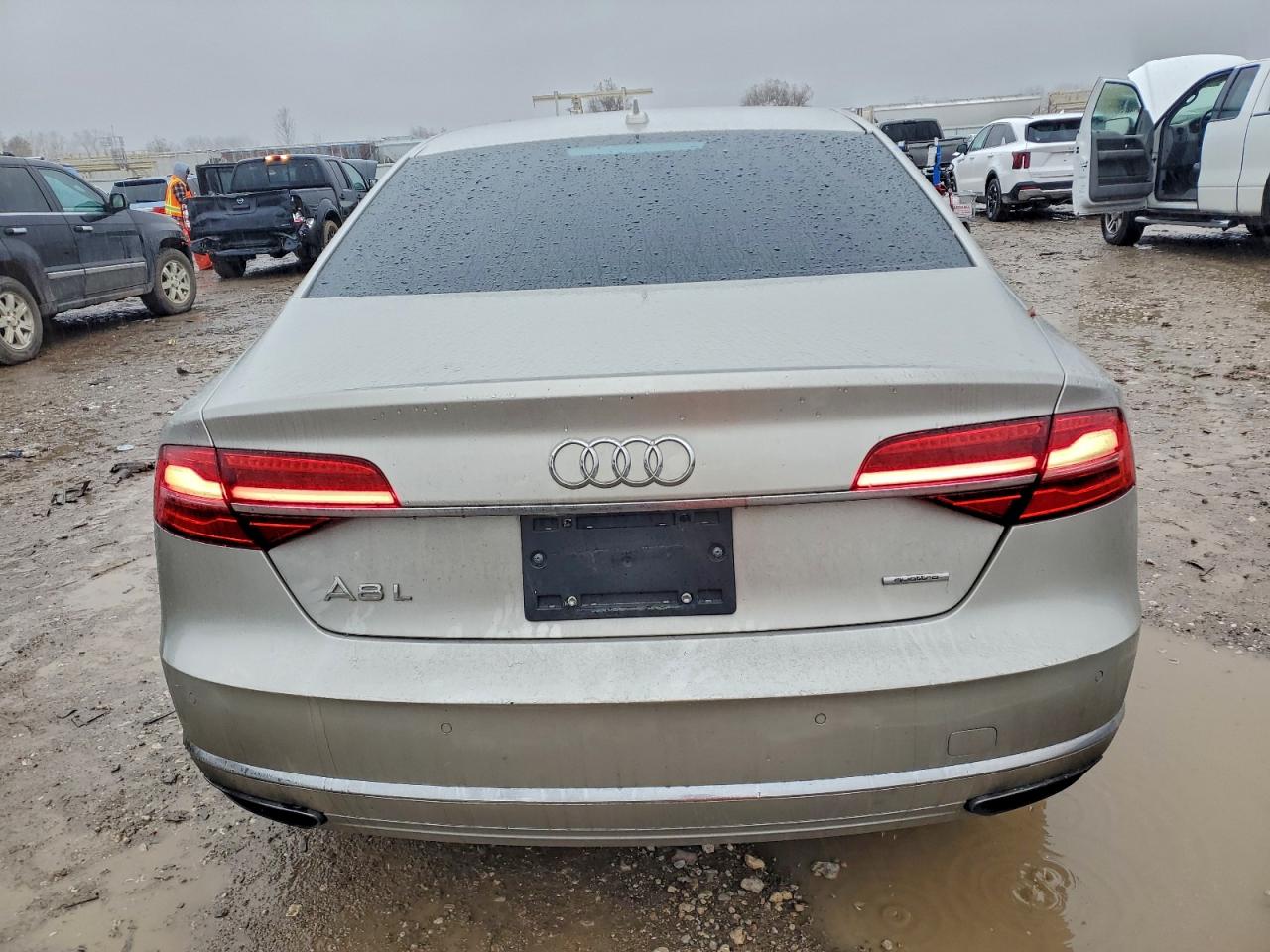 2015 Audi A8 L Quattro VIN: WAU3GAFDXFN009211 Lot: 93626425