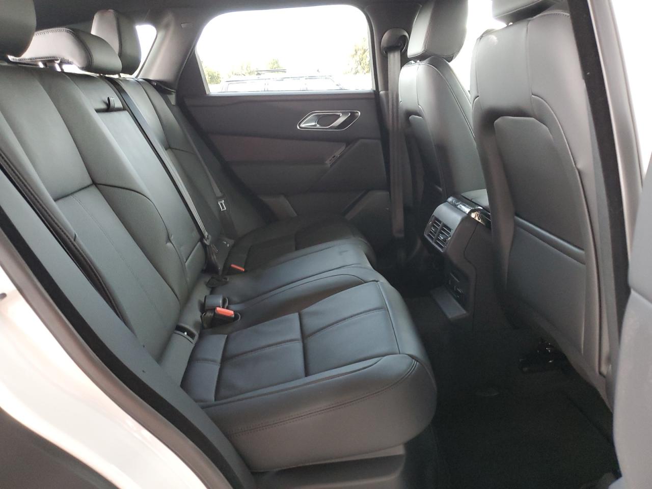 2026 Land Rover Range Rover Velar Dynamic Se VIN: SALYL2EX5TA815300 Lot: 93833575