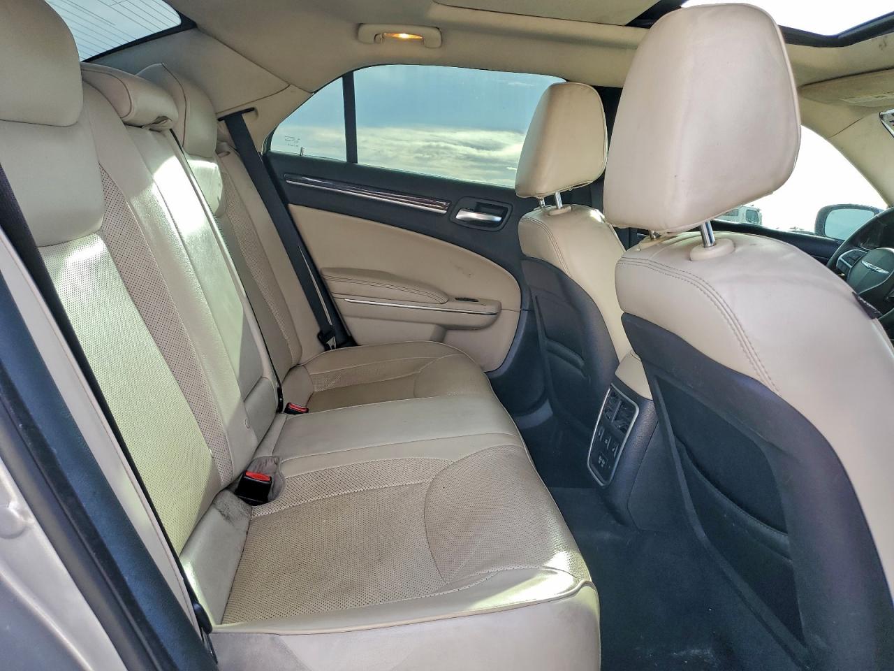 2016 Chrysler 300C VIN: 2C3CCAKG2GH111521 Lot: 94367755