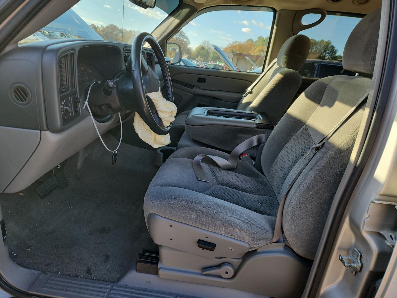 2004 Chevrolet Tahoe C1500 VIN: 1GNEC13V74J241474 Lot: 92869875