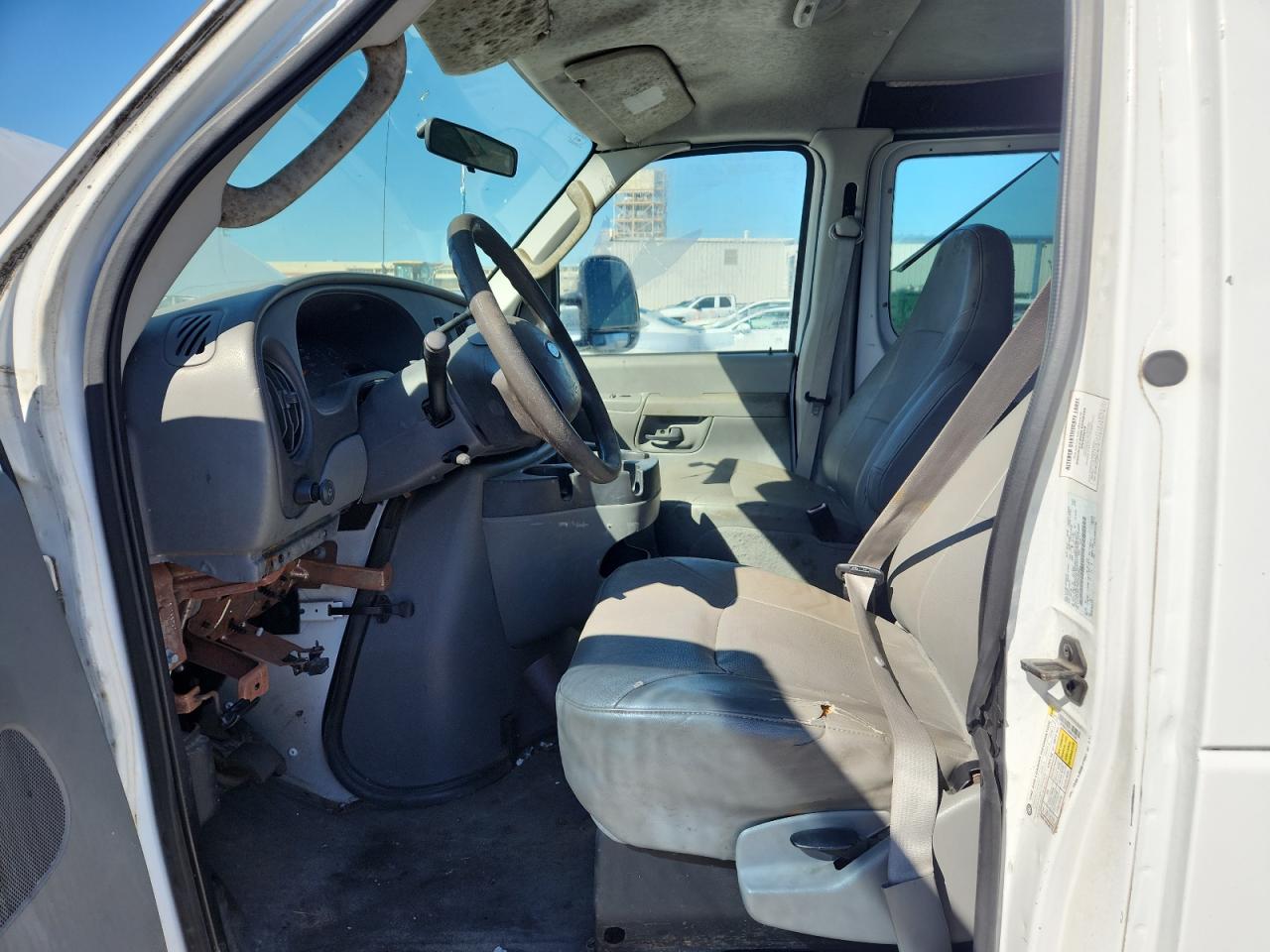 2008 Ford Econoline E250 Van VIN: 1FTNE24LX8DA24320 Lot: 92632275