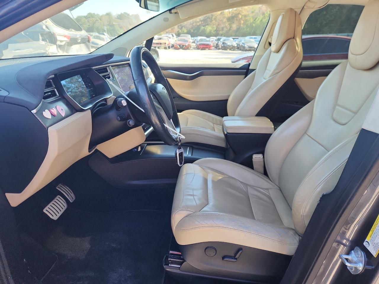 2017 Tesla Model X VIN: 5YJXCAE46HF045190 Lot: 92361235