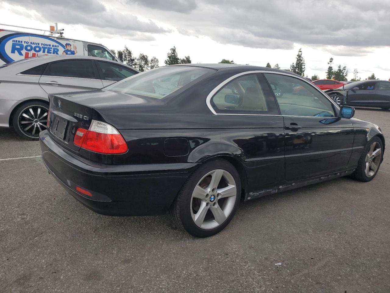 Фото: WBABV13435JT24010