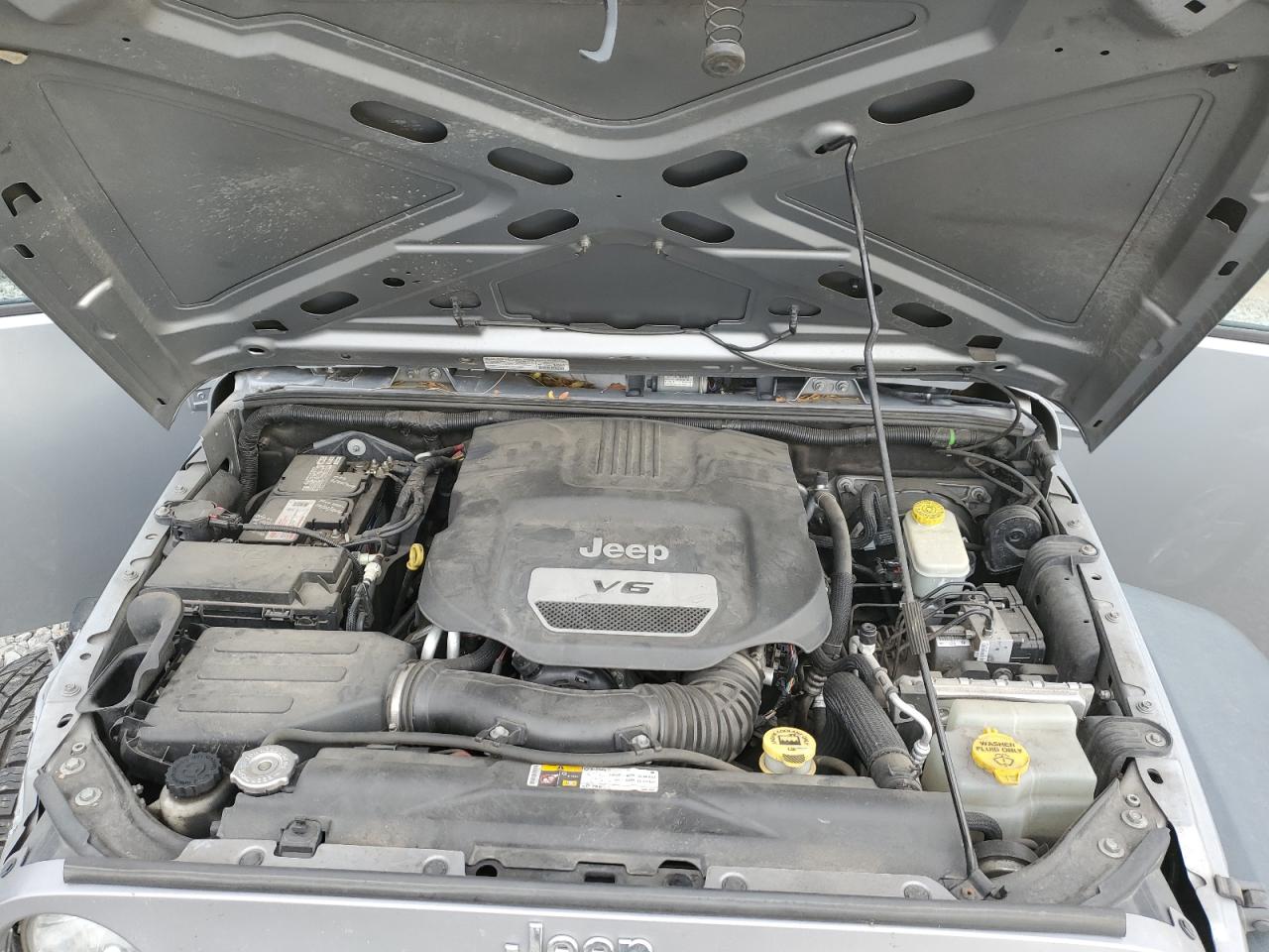 2014 Jeep Wrangler Unlimited Sport VIN: 1C4BJWDG9EL313733 Lot: 93095895