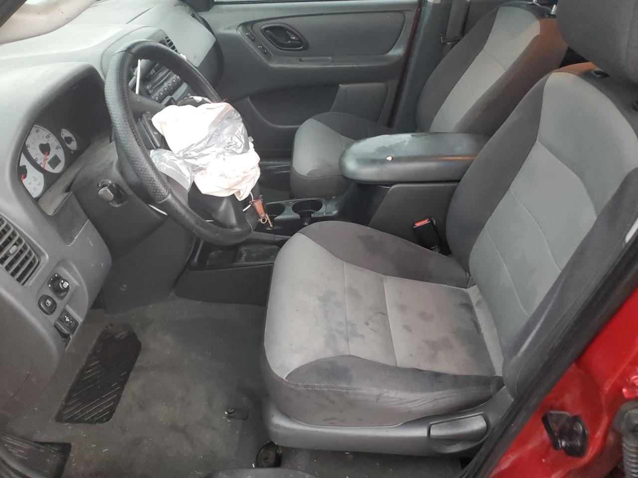 2003 Ford Escape Xls VIN: 1FMYU02113KC97961 Lot: 94047305