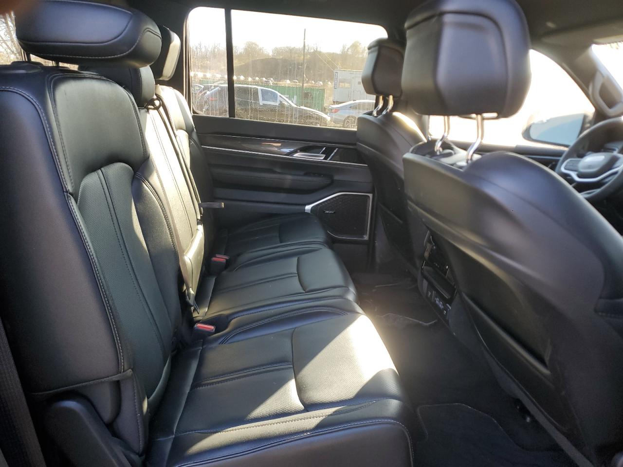 2024 Jeep Wagoneer Series I VIN: 1C4SJVAP1RS197177 Lot: 93938665