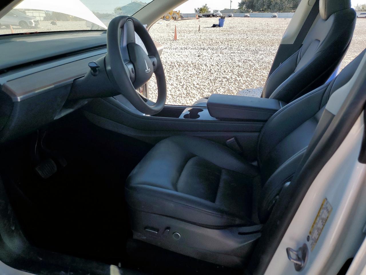 2023 Tesla Model Y VIN: 7SAYGAEE3PF700733 Lot: 92318685