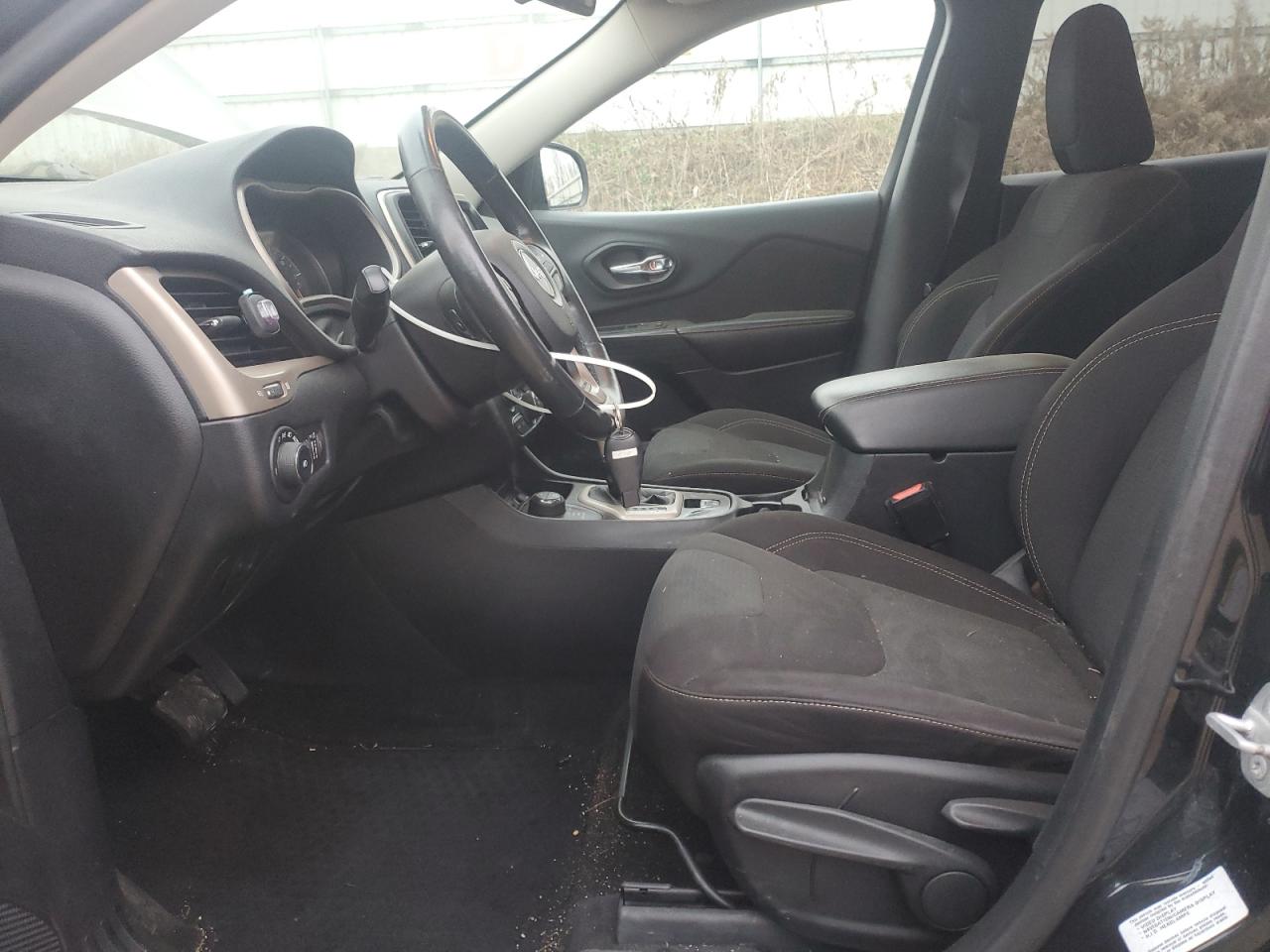 2016 Jeep Cherokee Latitude VIN: 1C4PJMCB0GW175369 Lot: 92601145