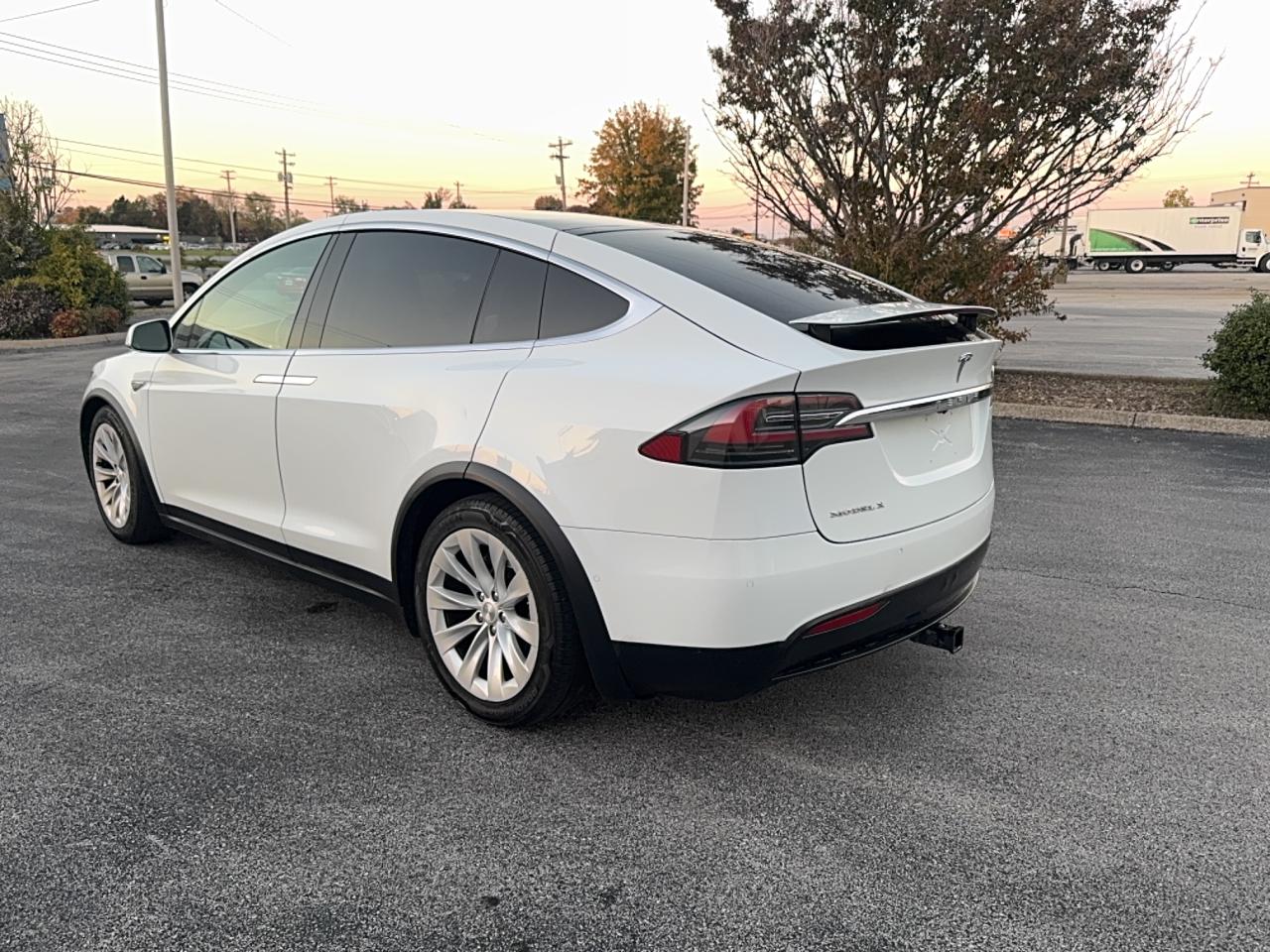 2016 Tesla Model X white suv electric 5YJXCBE29GF020593 photo #4