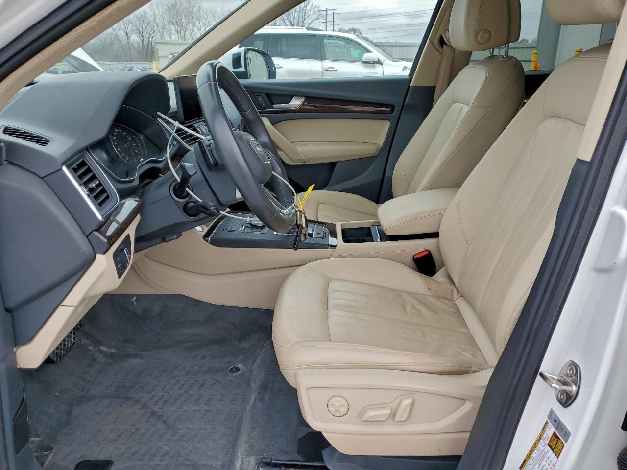 2020 Audi Q5 Premium VIN: WA1ANAFY2L2080493 Lot: 93948435