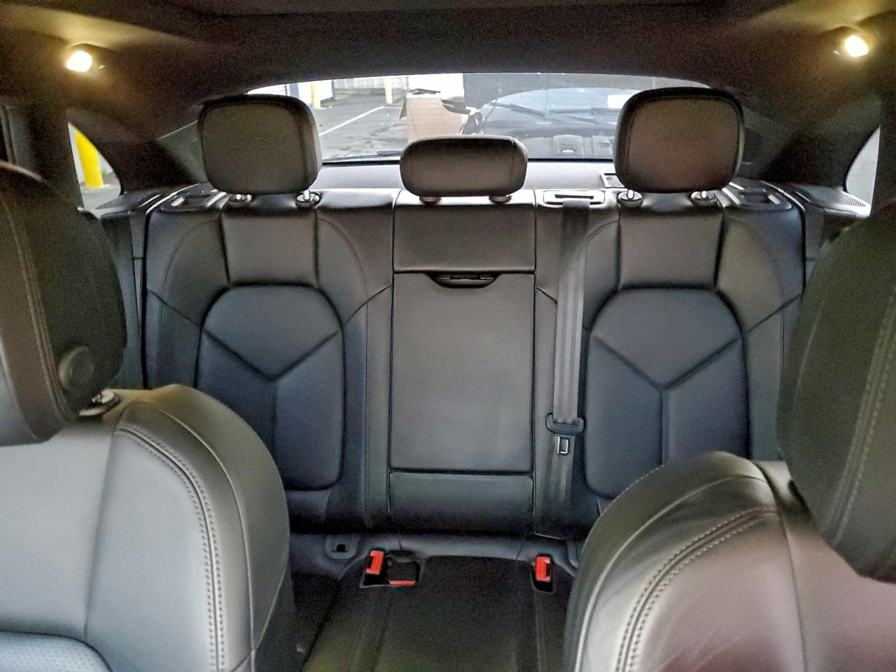 2017 Porsche Macan Gts VIN: WP1AG2A55HLB55268 Lot: 93999305