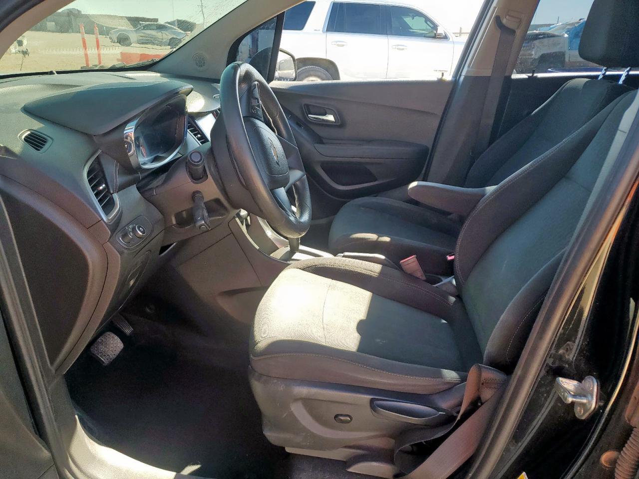 2017 Chevrolet Trax Ls VIN: 3GNCJKSB3HL243621 Lot: 93069955