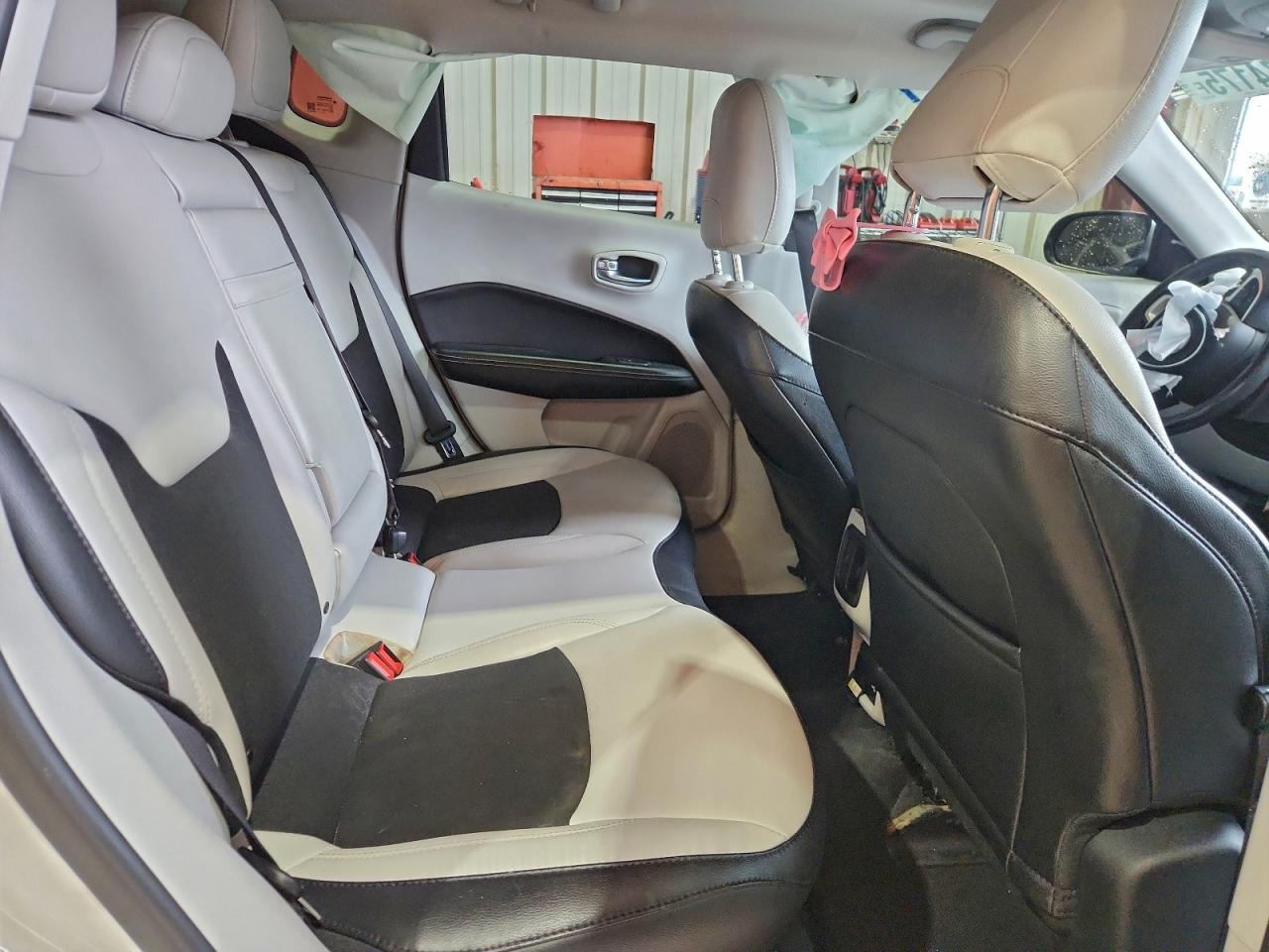 2019 Jeep Compass Latitude VIN: 3C4NJCBBXKT692907 Lot: 94174175