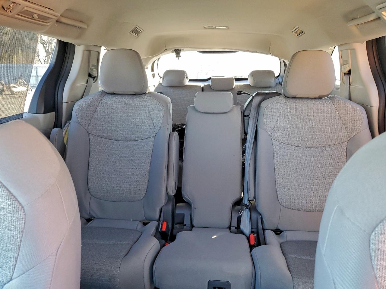 2021 Toyota Sienna Le VIN: 5TDKRKEC9MS020912 Lot: 94213185