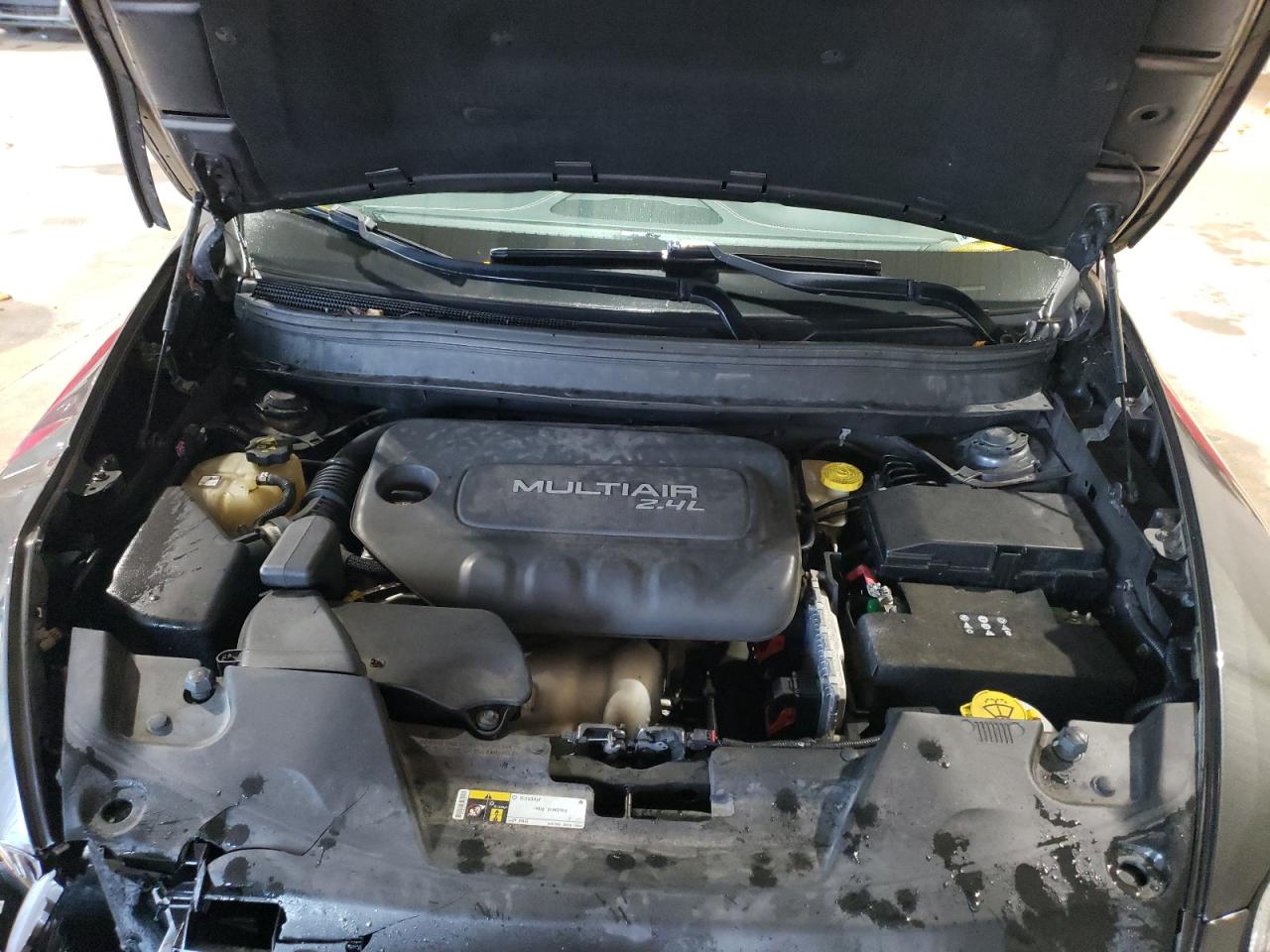 2015 Jeep Cherokee Latitude VIN: 1C4PJMCB2FW615834 Lot: 92686585