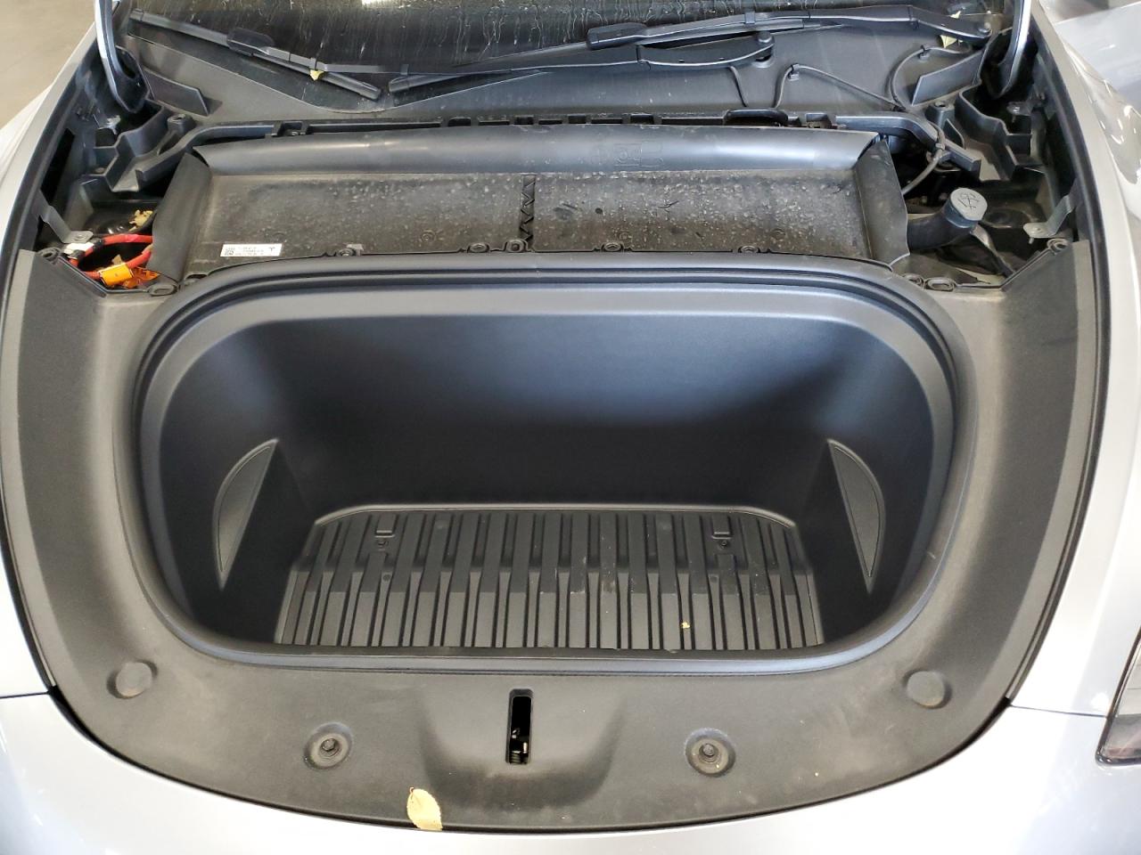 2024 Tesla Model Y VIN: 7SAYGDEE2RA278794 Lot: 92500895