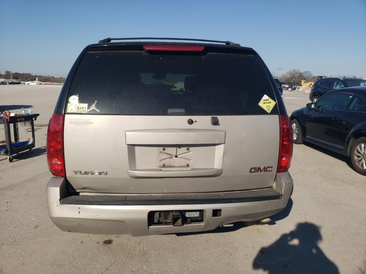 2007 GMC Yukon VIN: 1GKFK13077J128640 Lot: 92905935