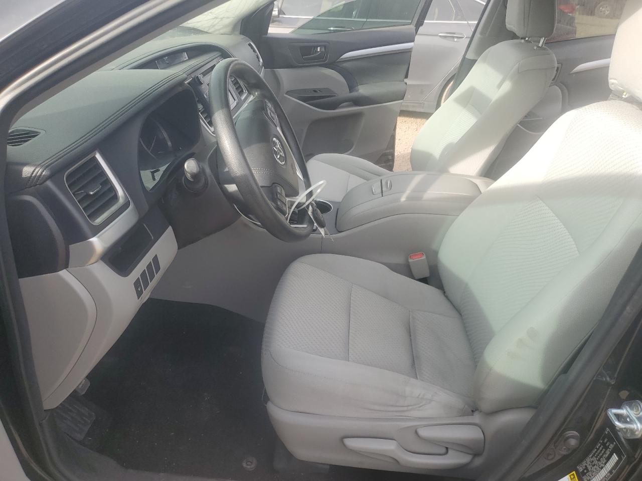 2016 Toyota Highlander Le VIN: 5TDBKRFH4GS328128 Lot: 90745785