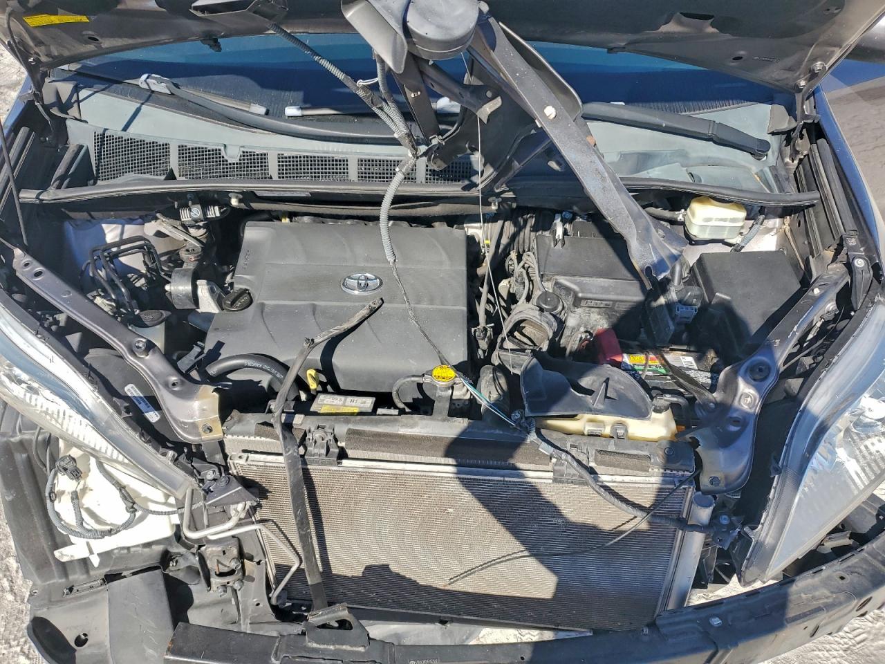 2015 Toyota Sienna Xle VIN: 5TDYK3DC0FS678921 Lot: 94314055