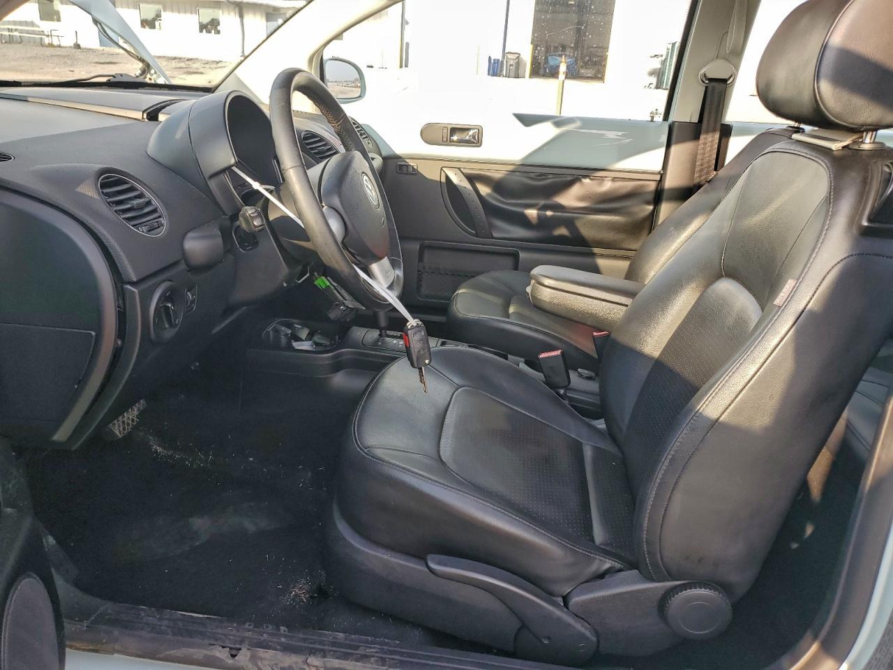 2010 Volkswagen New Beetle VIN: 3VWRW3AG0AM035300 Lot: 93841905