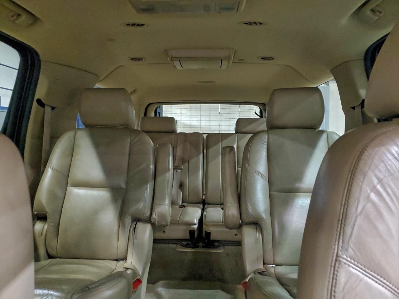 2011 Cadillac Escalade Esv Luxury VIN: 1GYS4HEF8BR184721 Lot: 94950935