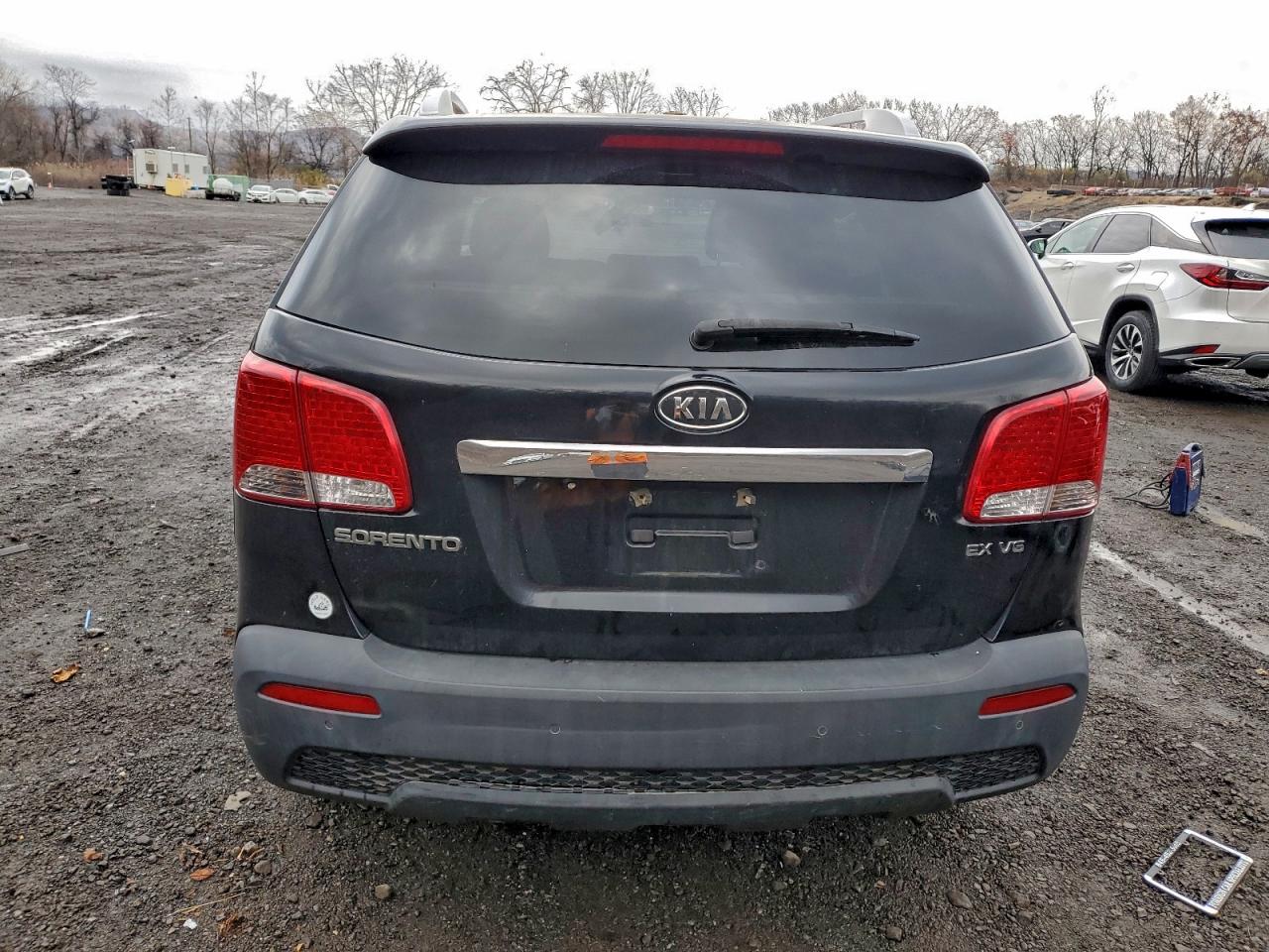 2011 Kia Sorento Ex VIN: 5XYKUDA25BG066187 Lot: 93877225