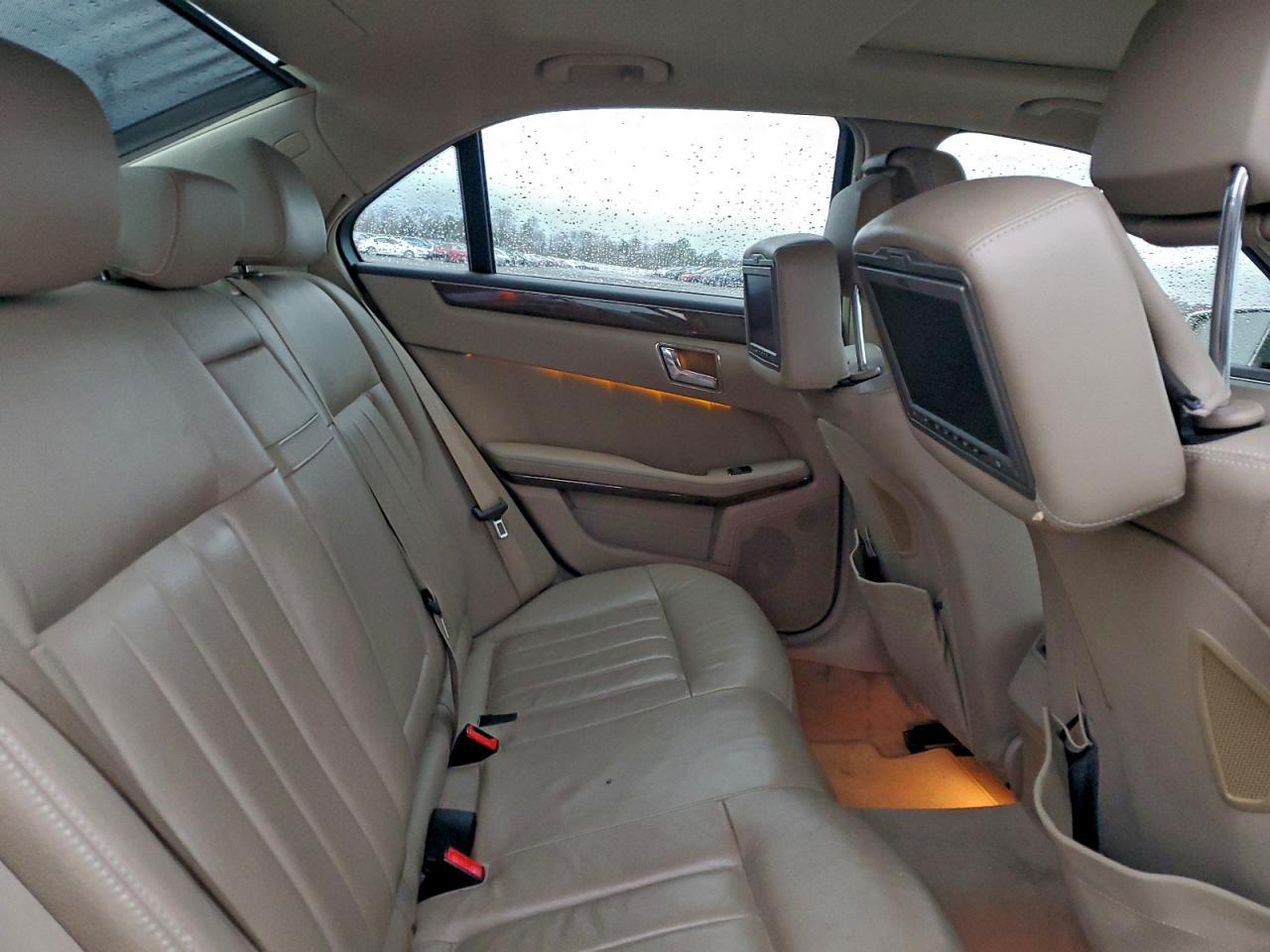 2010 Mercedes-Benz E 550 VIN: WDDHF7CB0AA085432 Lot: 94052555