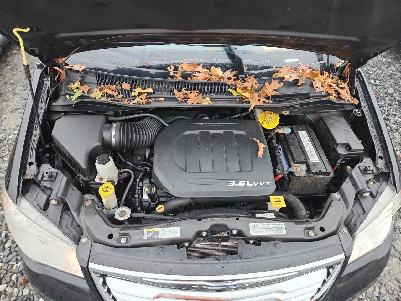 2015 Chrysler Town & Country Limited Platinum VIN: 2C4RC1GG0FR655863 Lot: 90673645