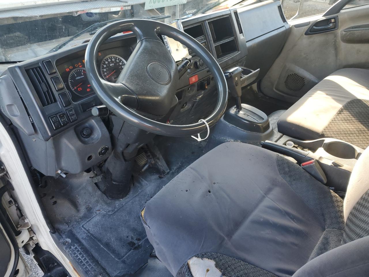 2011 Isuzu Npr Box Truck VIN: JALC4W163B7000106 Lot: 92107995