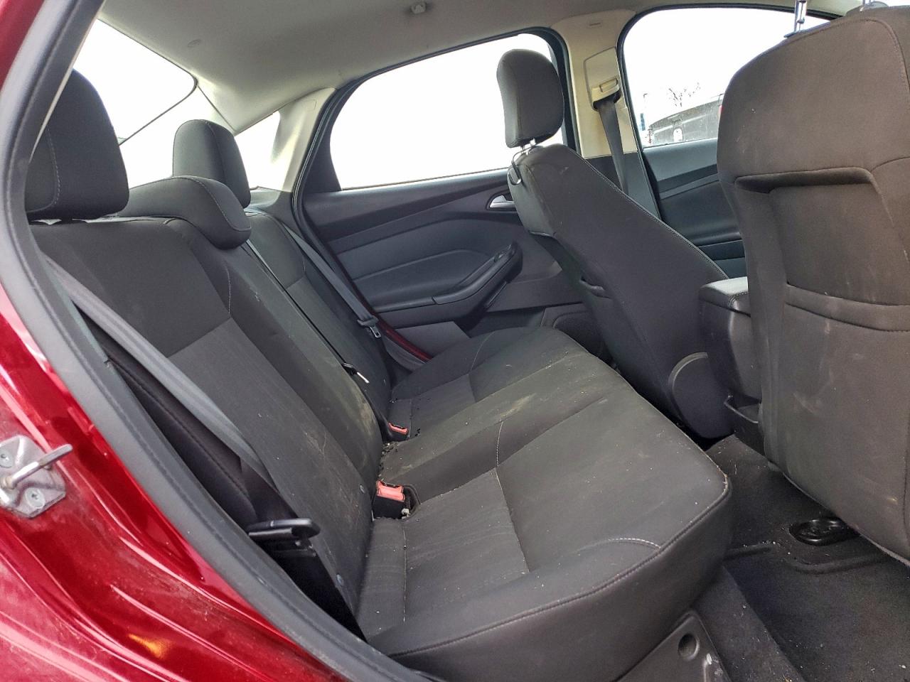 2015 Ford Focus Se VIN: 1FADP3F21FL352539 Lot: 94955225