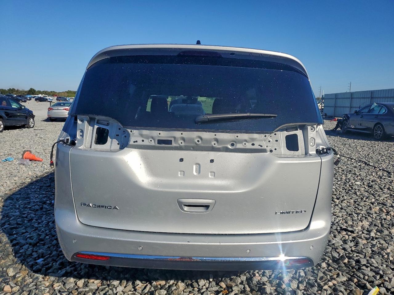 2026 Chrysler Pacifica Limited VIN: 2C4RC1GG9TR179575 Lot: 93970145