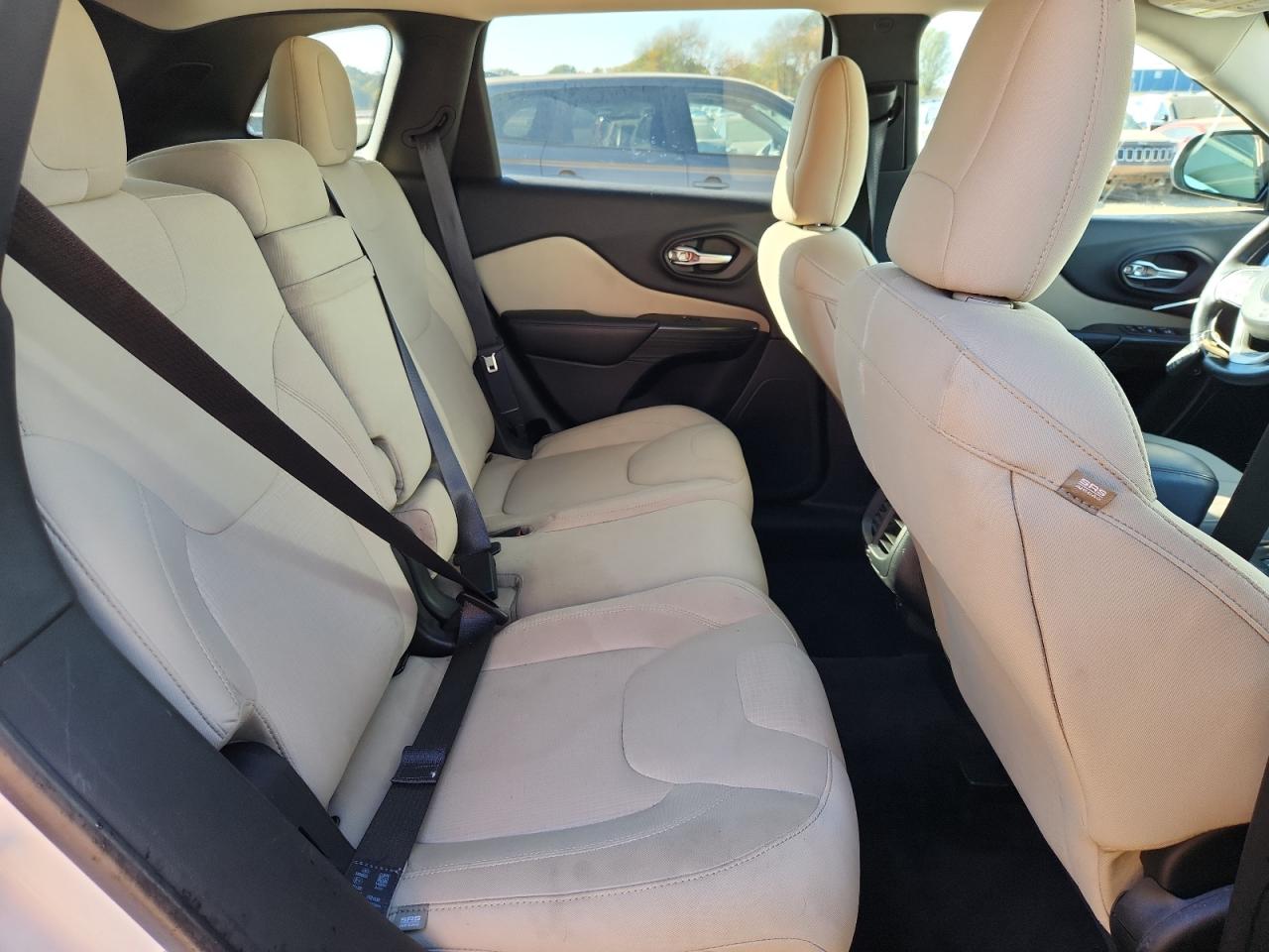 2016 Jeep Cherokee Latitude VIN: 1C4PJLCB6GW355997 Lot: 91375195