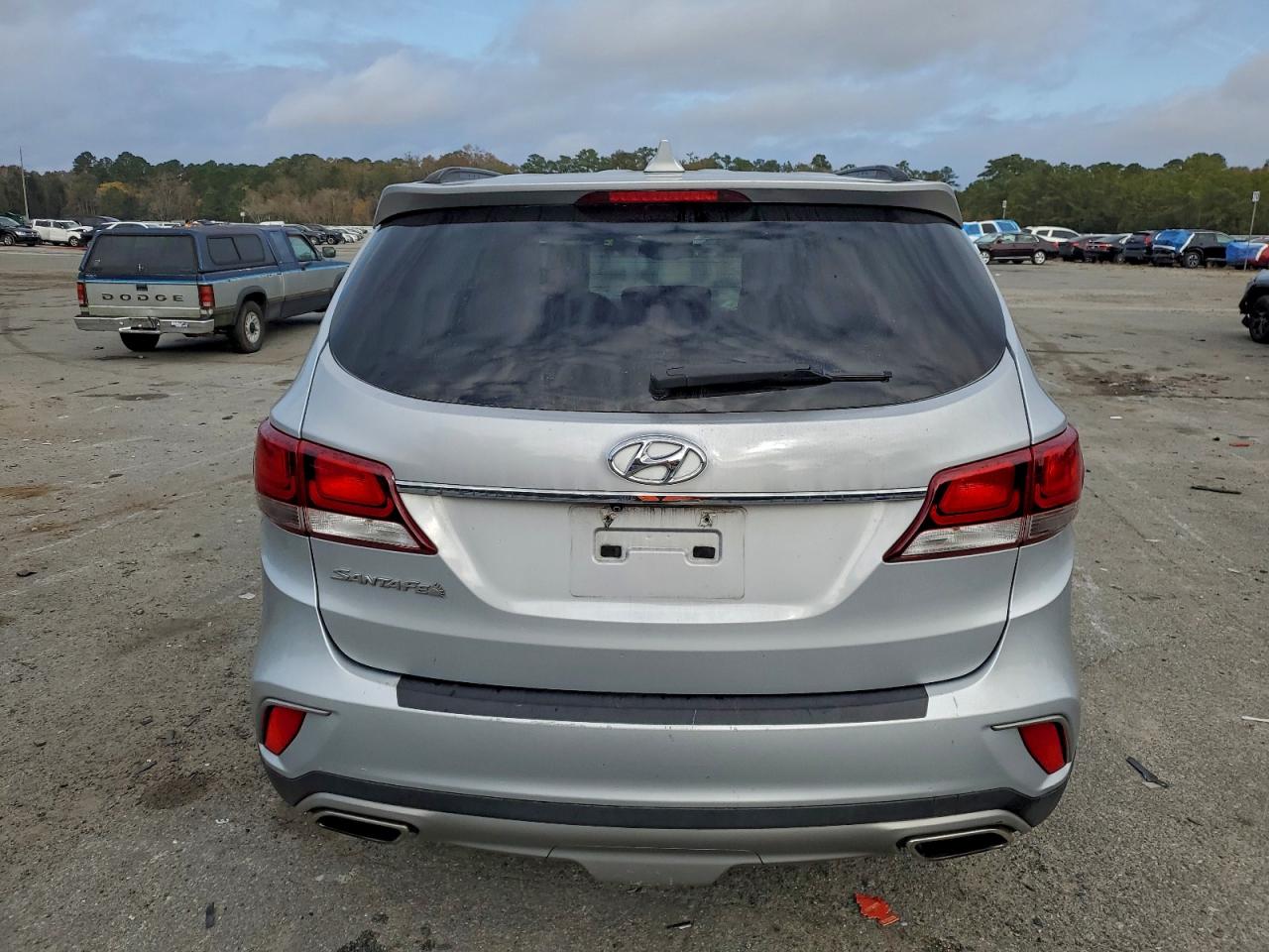 2018 Hyundai Santa Fe Se VIN: KM8SM4HF9JU258648 Lot: 94649705
