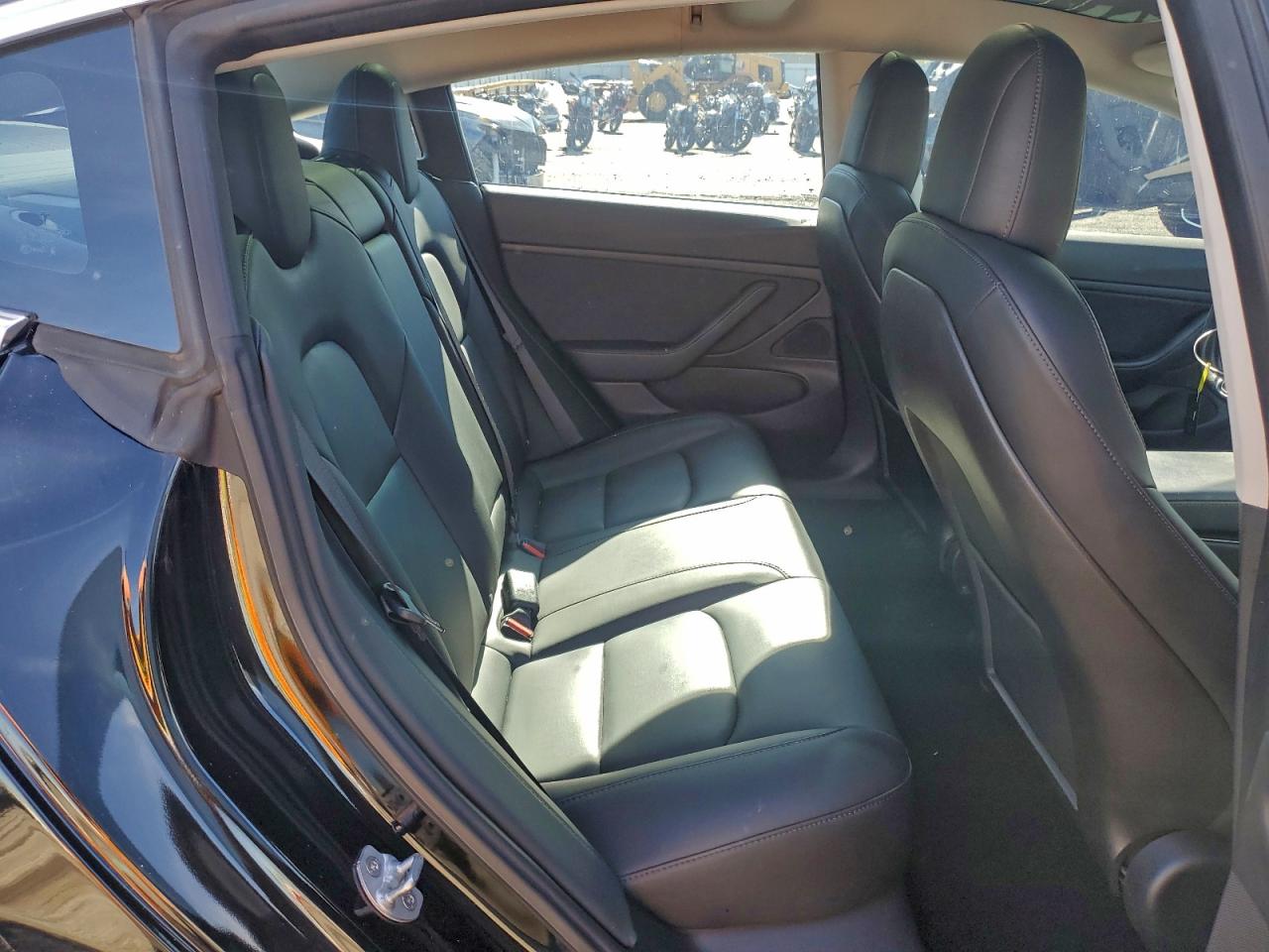 2018 Tesla Model 3 VIN: 5YJ3E1EA5JF136424 Lot: 93557005