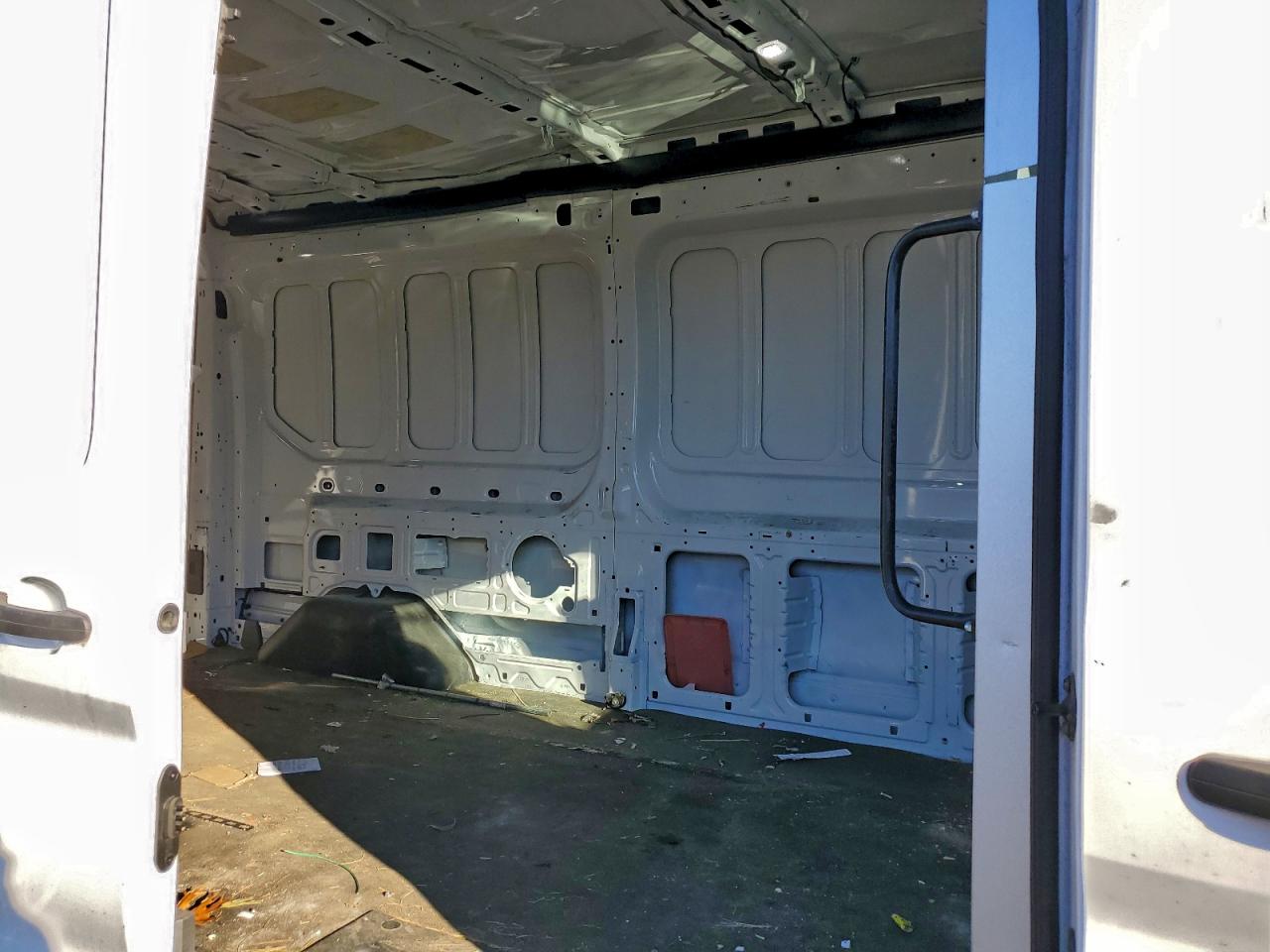 2022 Ford Transit T-250 VIN: 1FTBR1C88NKA07182 Lot: 93517395