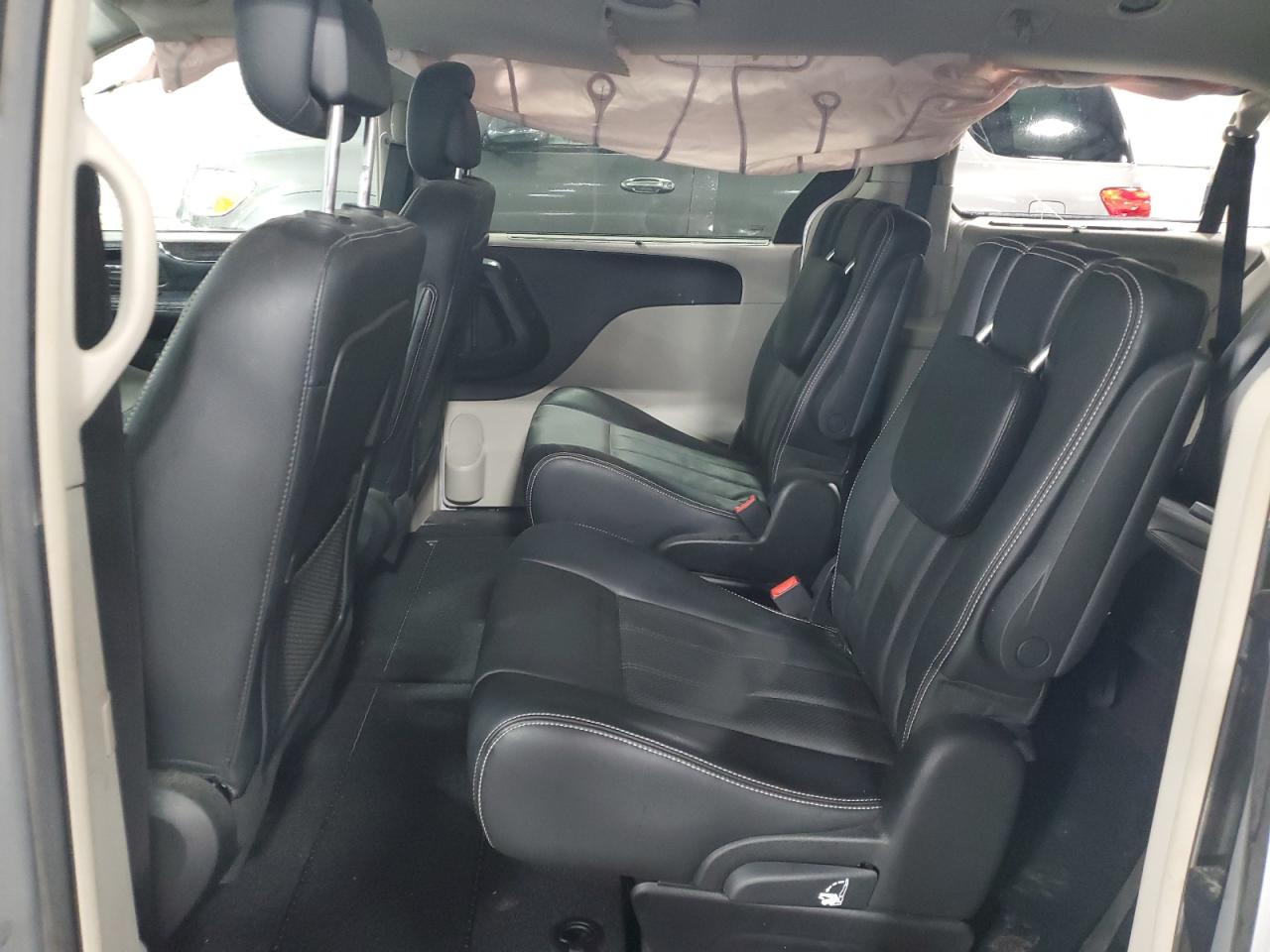 2011 Chrysler Town & Country Touring L VIN: 2A4RR8DG8BR785339 Lot: 92999665