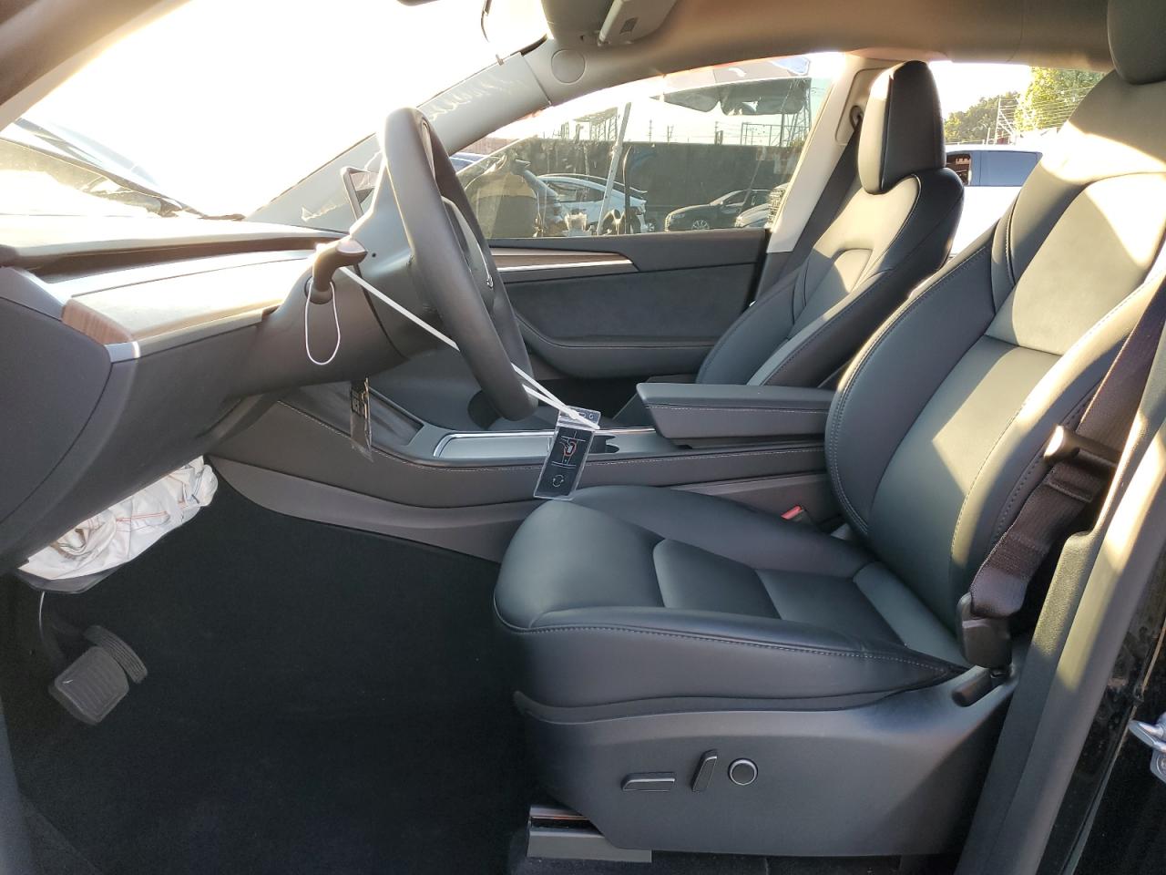 2025 Tesla Model Y VIN: 7SAYGAEE2SF307962 Lot: 92039285